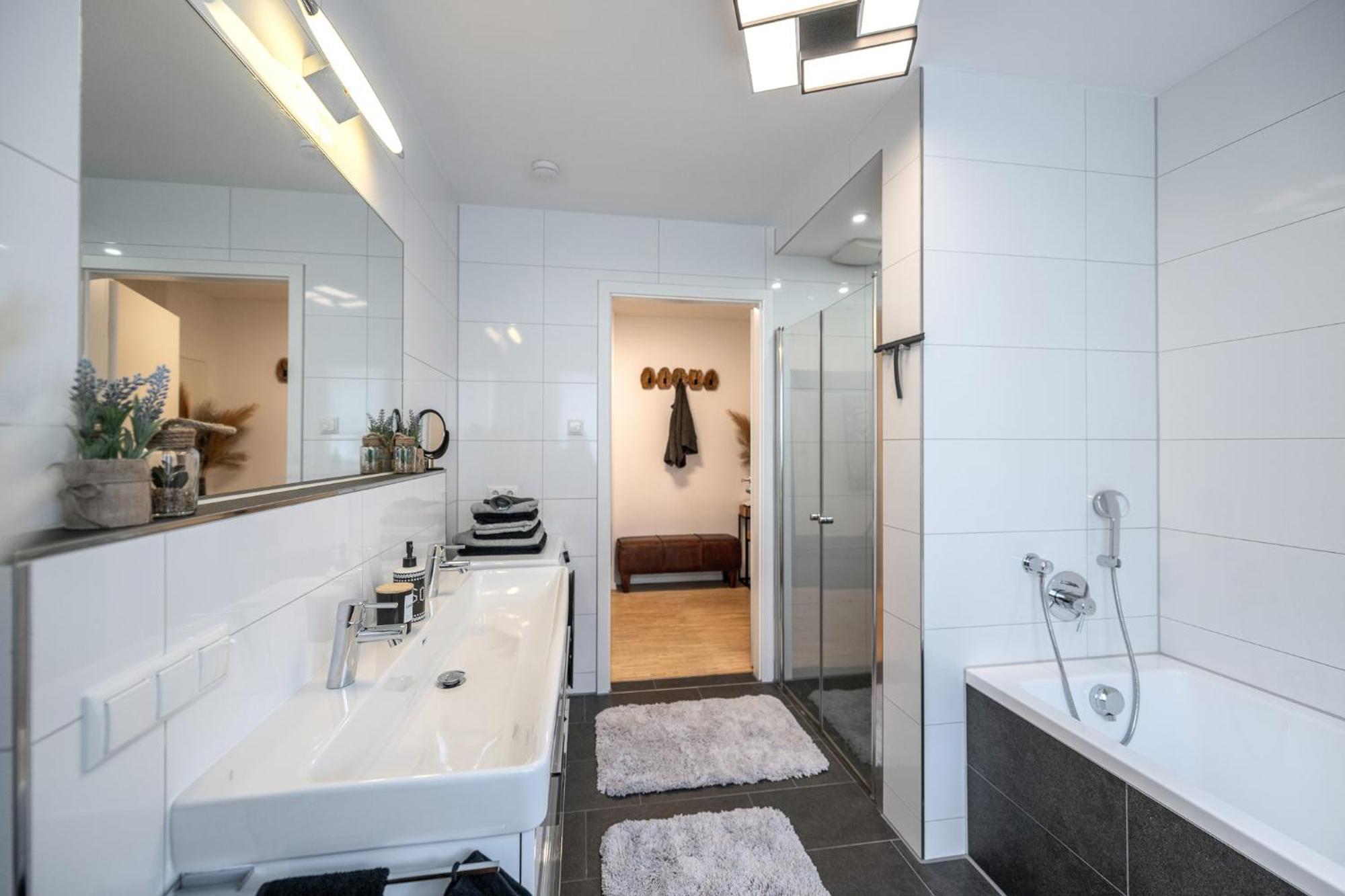 Ferienwohnung Alpenflair / Luxury / 100Qm / Work / Travel / Netflix Penzberg Exterior foto