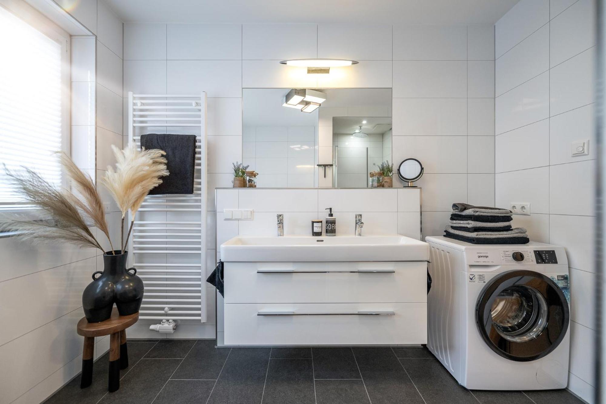 Ferienwohnung Alpenflair / Luxury / 100Qm / Work / Travel / Netflix Penzberg Exterior foto